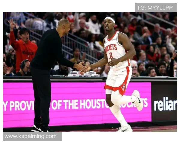 马刺与火箭第二场激战回顾双方球员表现与战术分析